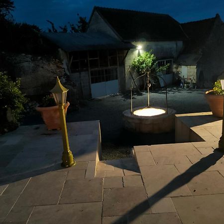 Aux Trois Tilleuls Bed and Breakfast Loches Exteriör bild