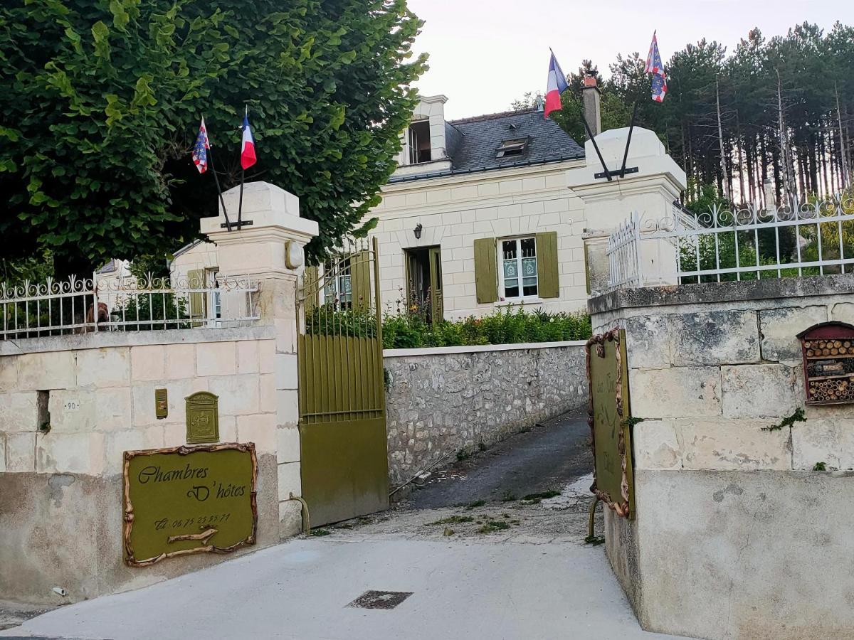 Aux Trois Tilleuls Bed and Breakfast Loches Exteriör bild