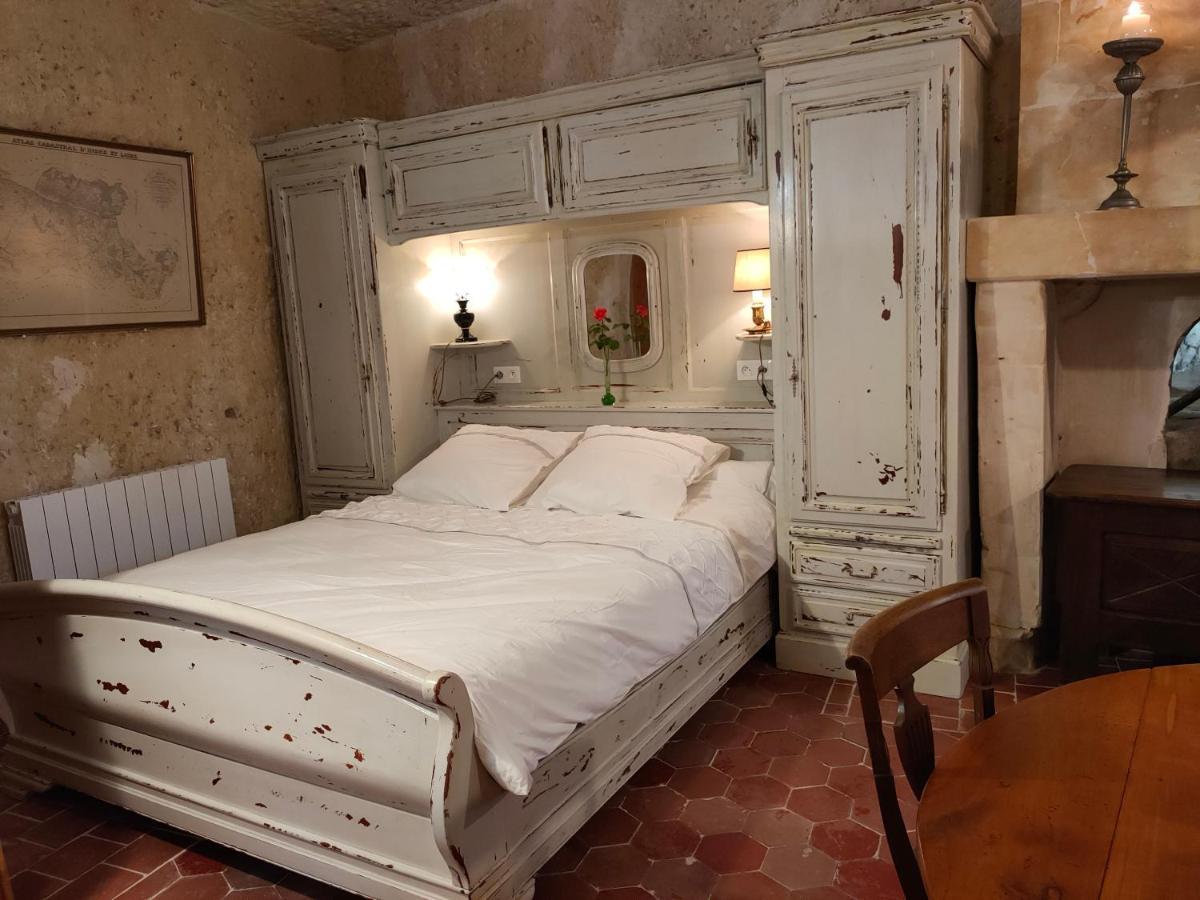 Aux Trois Tilleuls Bed and Breakfast Loches Exteriör bild
